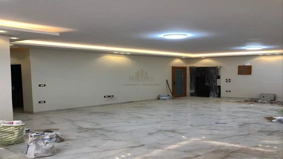 2 Min from agora mall, 5 Min from golden square