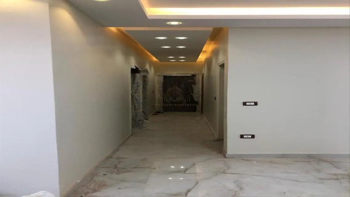 2 Min from agora mall, 5 Min from golden square