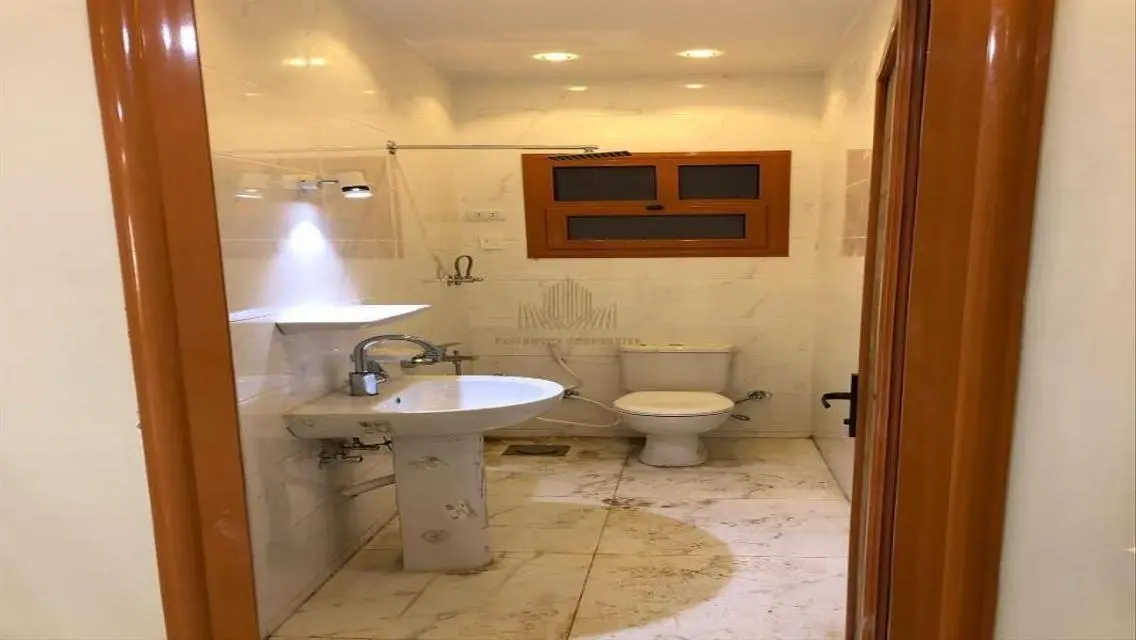 2 Min from agora mall, 5 Min from golden square
