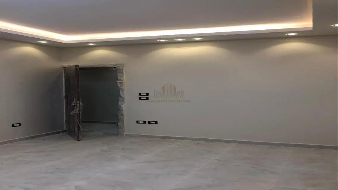 2 Min from agora mall, 5 Min from golden square