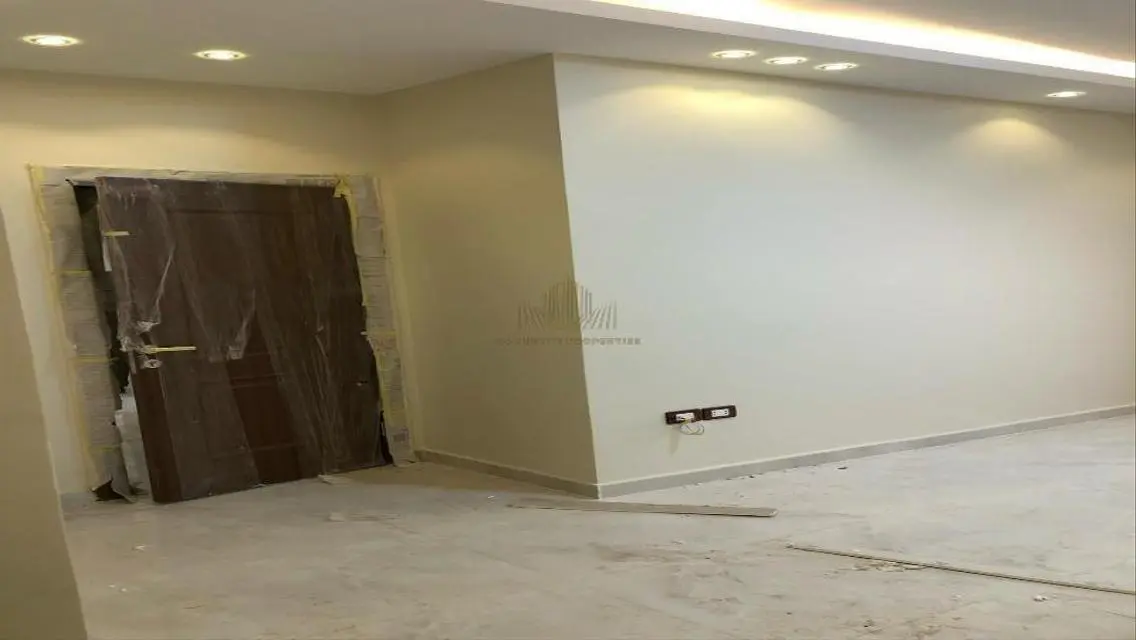 2 Min from agora mall, 5 Min from golden square