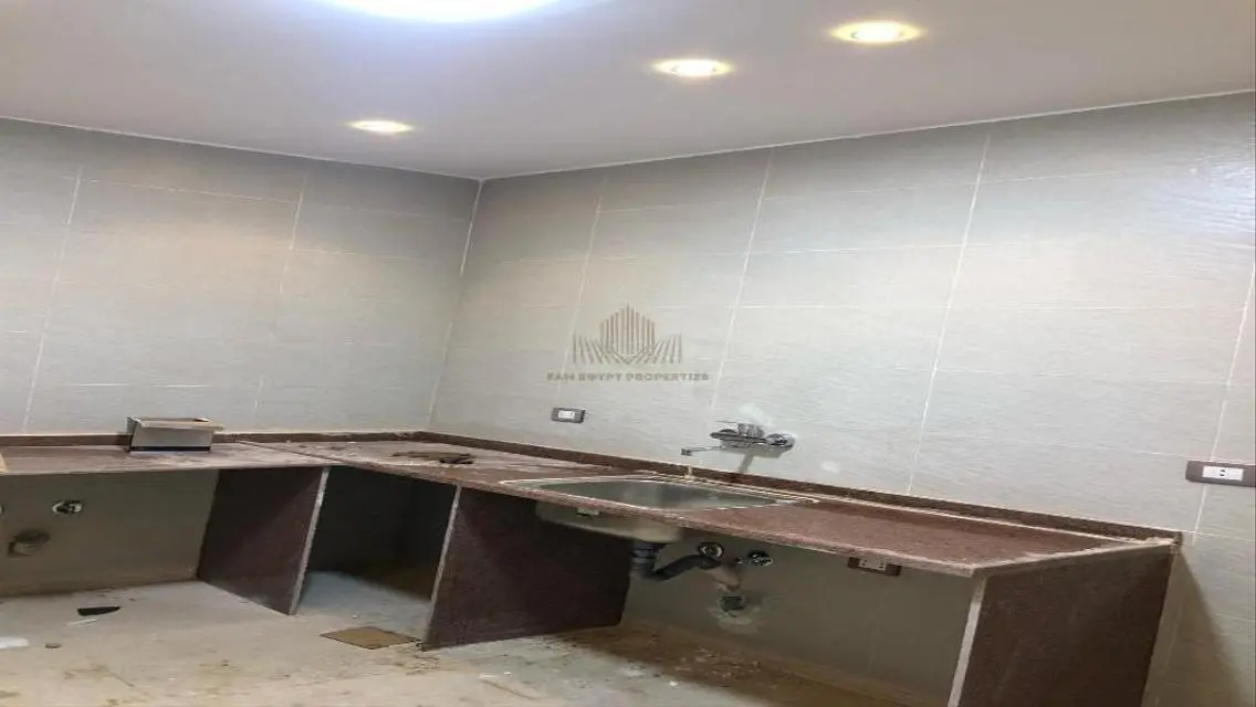 2 Min from agora mall, 5 Min from golden square