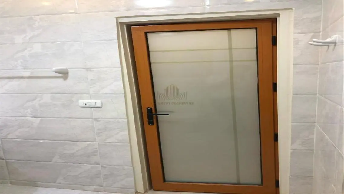 2 Min from agora mall, 5 Min from golden square