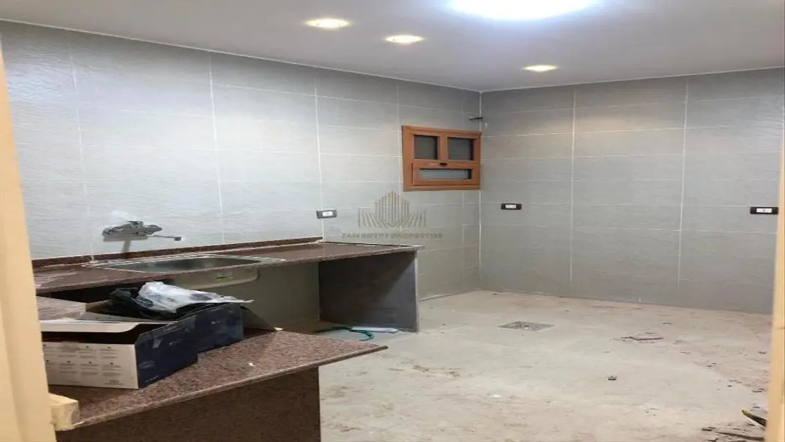 2 Min from agora mall, 5 Min from golden square