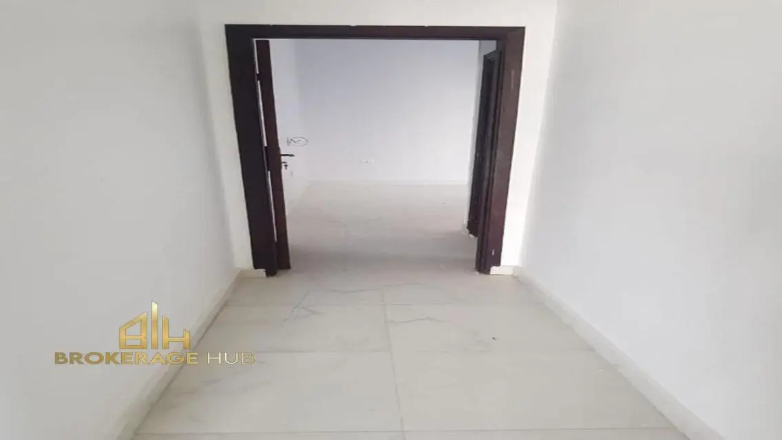 بنتهاوس بالمطبخ والتكييفات وحمام سباحة للإيجار