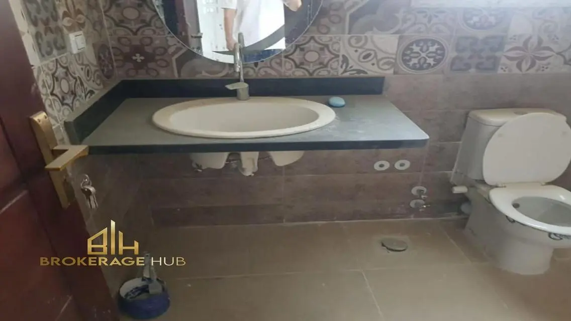 بنتهاوس بالمطبخ والتكييفات وحمام سباحة للإيجار
