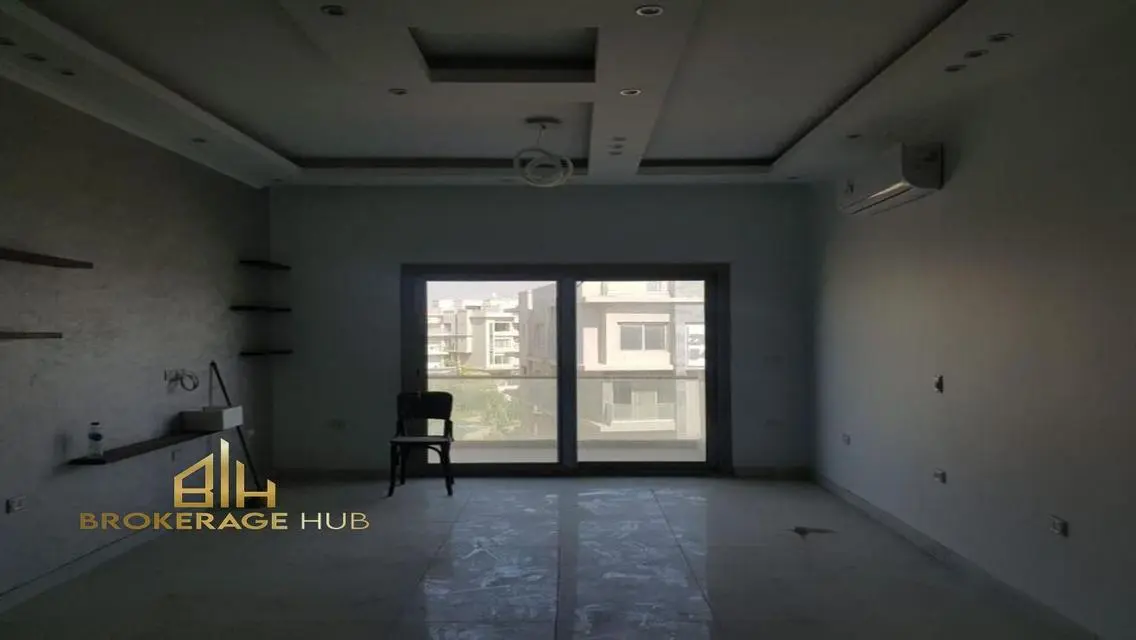 بنتهاوس بالمطبخ والتكييفات وحمام سباحة للإيجار