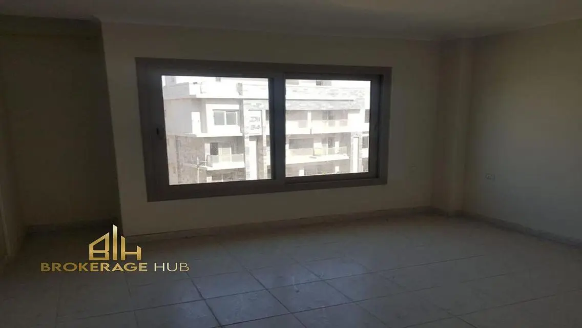 بنتهاوس بالمطبخ والتكييفات وحمام سباحة للإيجار