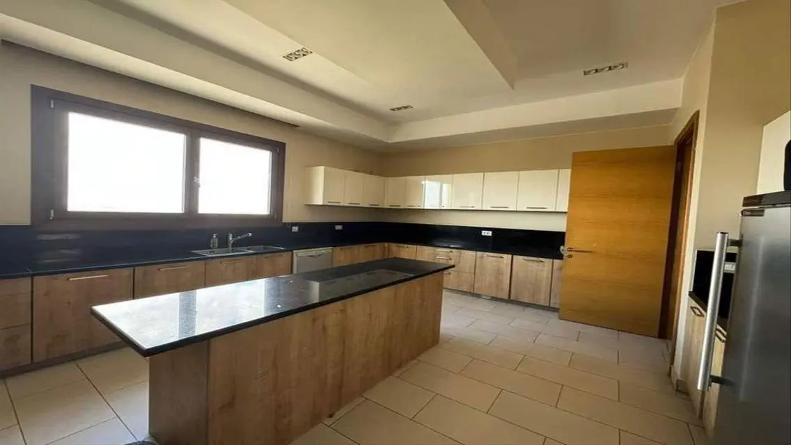Finished apartment ready to move in  Beverly Hills
