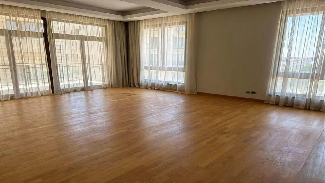 Finished apartment ready to move in  Beverly Hills