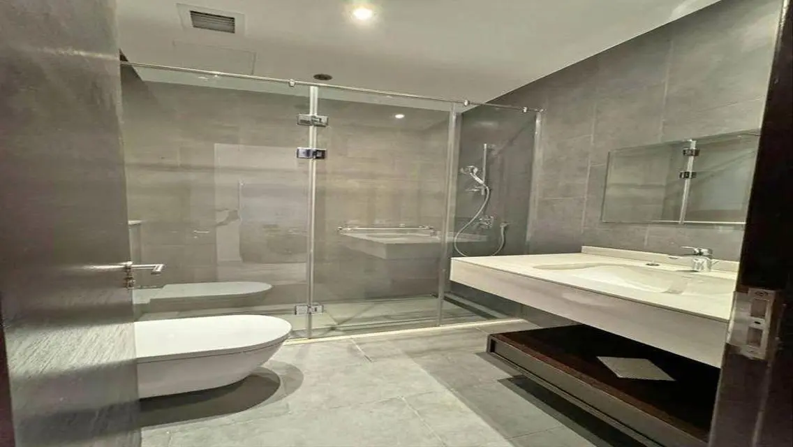 Finished apartment ready to move in  Beverly Hills