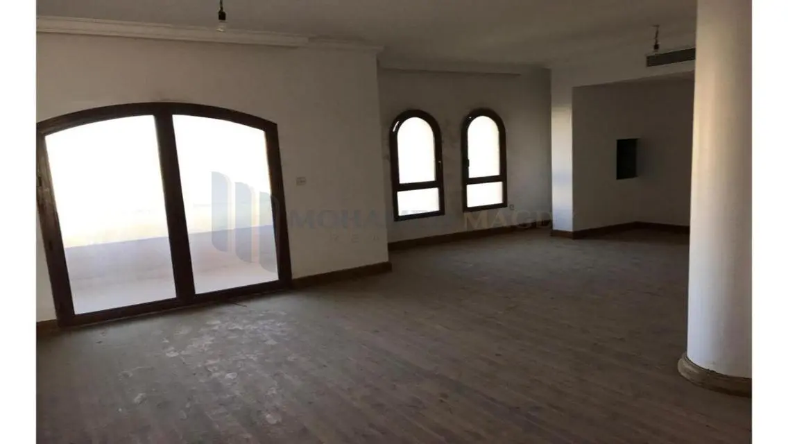 فيلا فاخرة مع حديقة خاصة ومسبح خاص