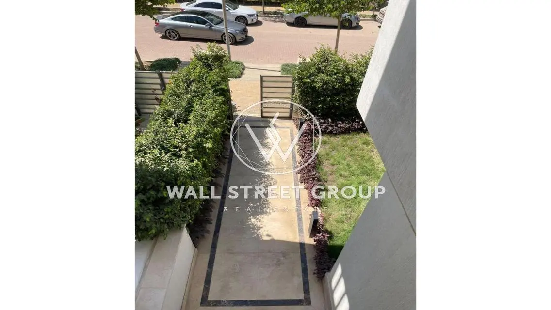 Town House For rent in Fifth Square Compound