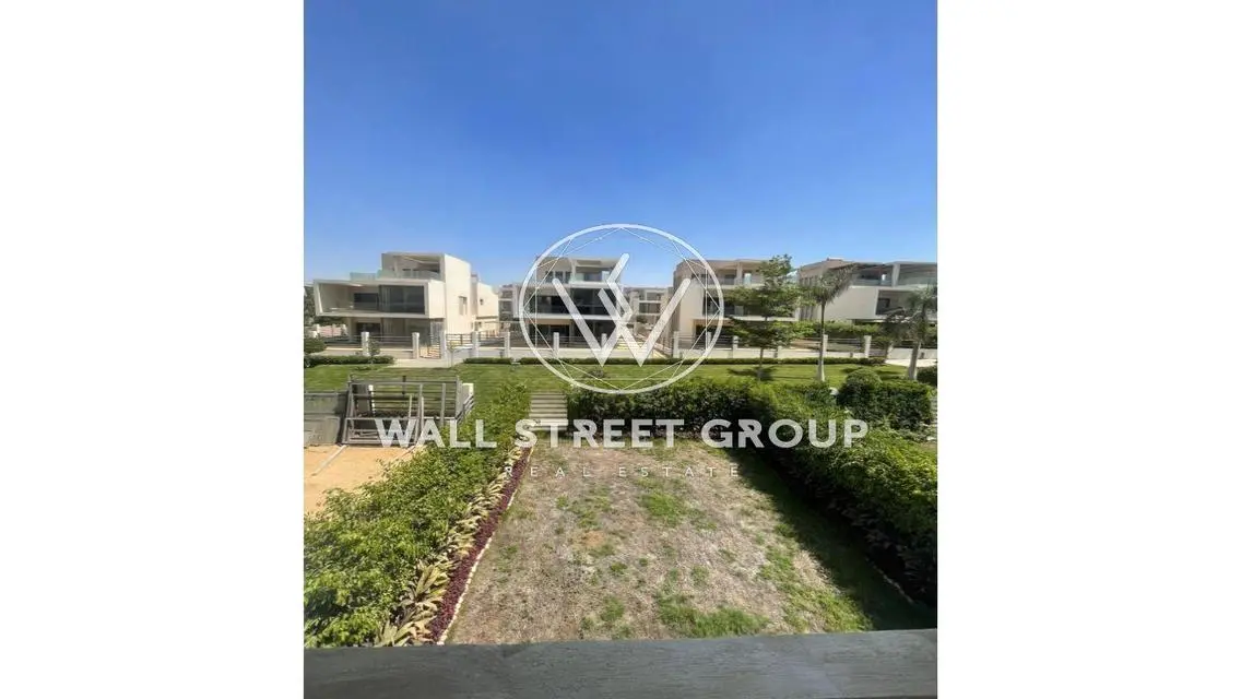 Town House For rent in Fifth Square Compound