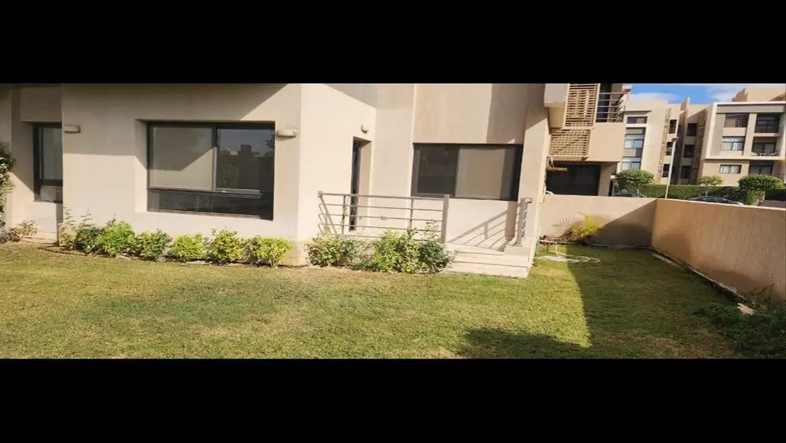 شقة للبيع  في فيفث سكوير ( المراسم )
