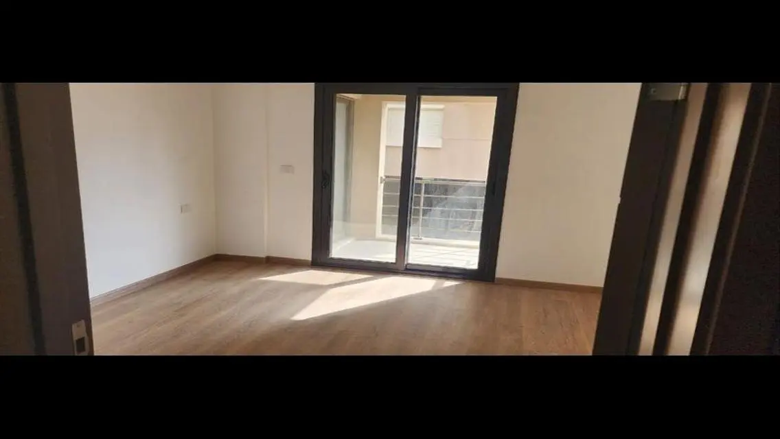 شقة للبيع  في فيفث سكوير ( المراسم )