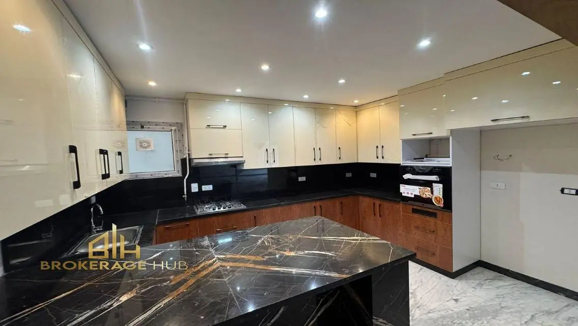 Apartment with Kitchen and ACs rent in Hyde park