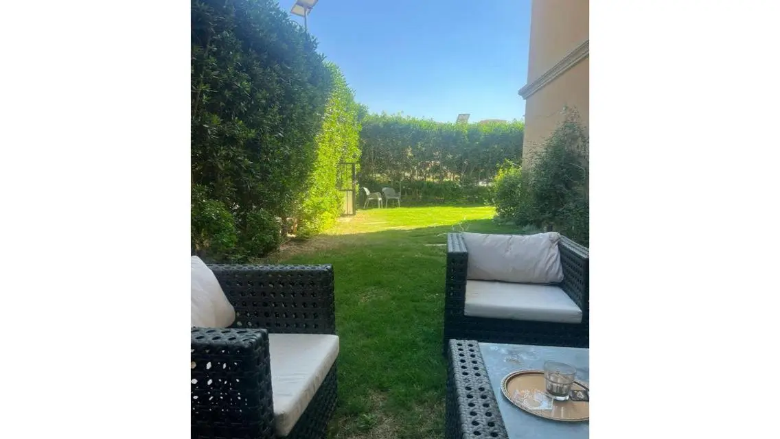 Luxury Apartment with Private Garden and Shared Gym in the Heart of the City