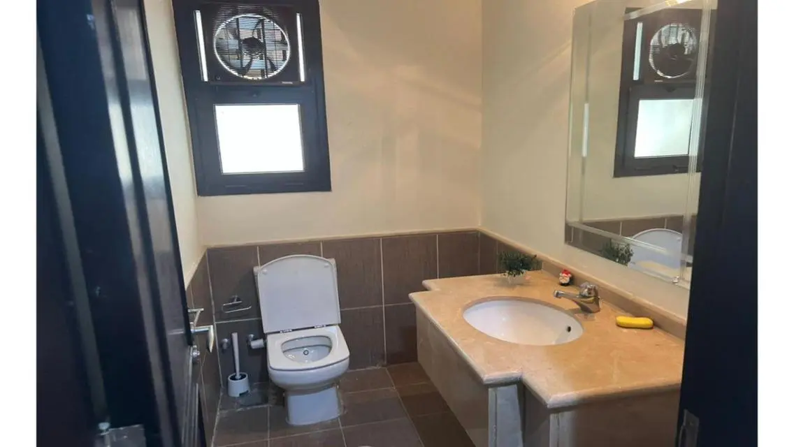 Luxury Apartment with Private Garden and Shared Gym in the Heart of the City