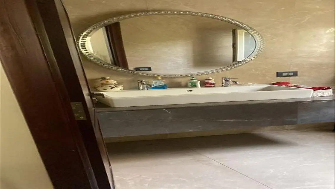 فيلا في قطاميه ريزدينس في التجمع متشطبه بالكامل