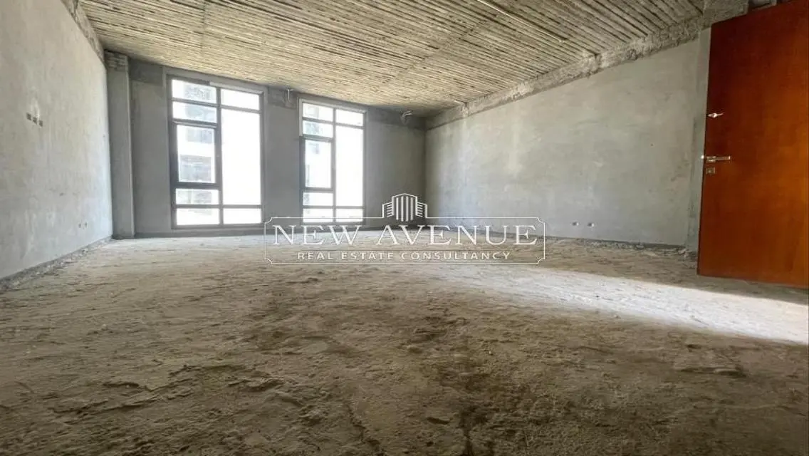 Office 182m for Rent in District 5 | New Cairo