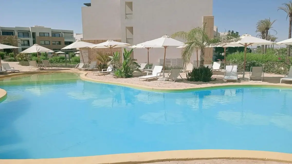شاليه في ازها السخنة للبيع 