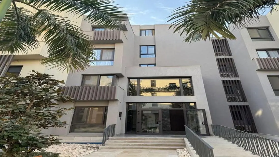 Ready to move Apartment + Garden in Beverly Hills