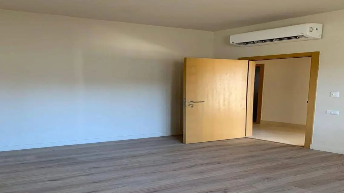 Ready to move Apartment + Garden in Beverly Hills