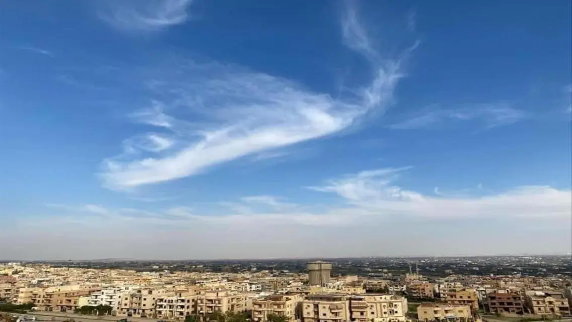 موقع مميز علي تبه الحي التالت قريب من الخدمات