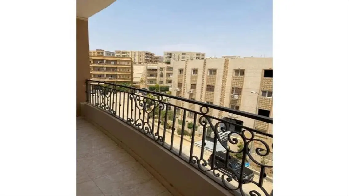 موقع مميز علي تبه الحي التالت قريب من الخدمات
