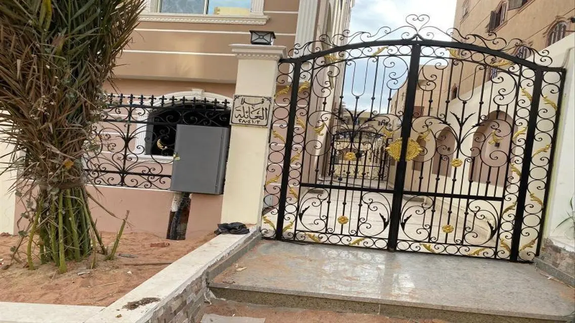 موقع مميز علي تبه الحي التالت قريب من الخدمات