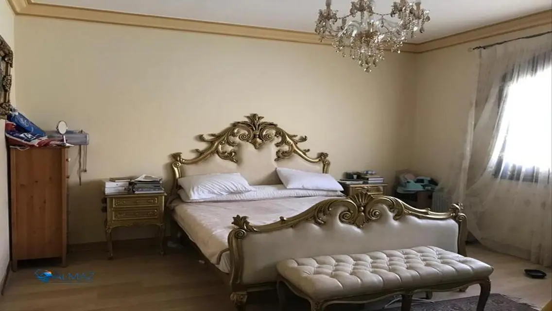 فيلا منفصله مفروشة للبيع في جنوب الاكاديميه ( ب )