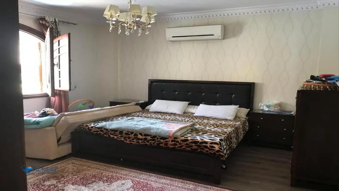 فيلا منفصله مفروشة للبيع في جنوب الاكاديميه ( ب )