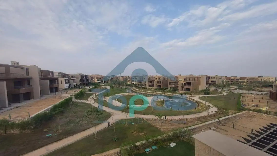 For sale: Middle Townhouse in Westridge, New Giza