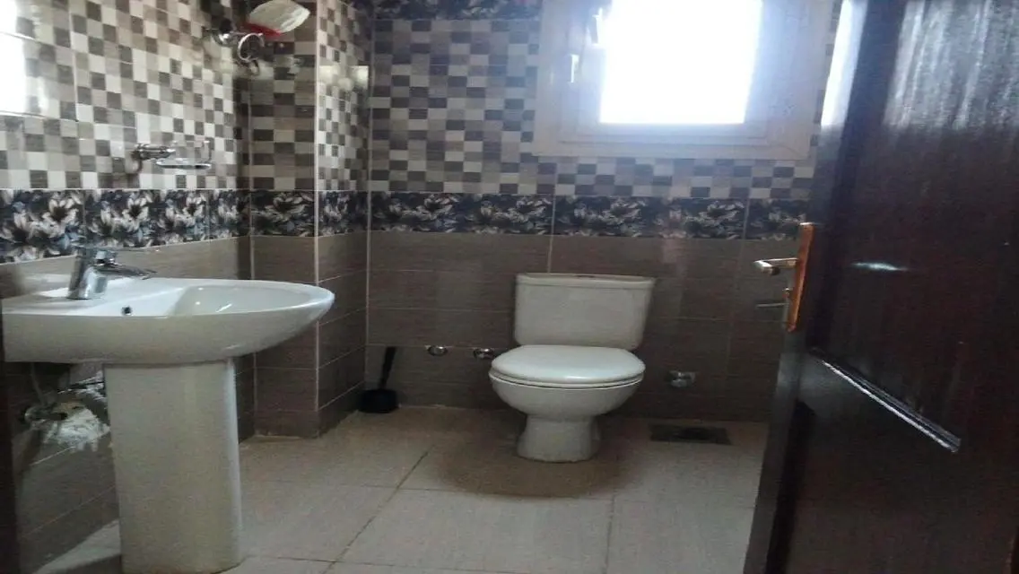 استوديو مفروش للإيجار في أول سكن