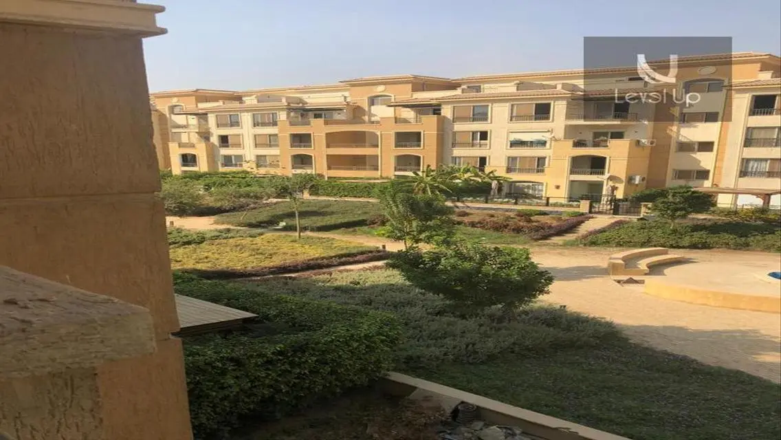 Apartment for sale with a large area in Stone Resi