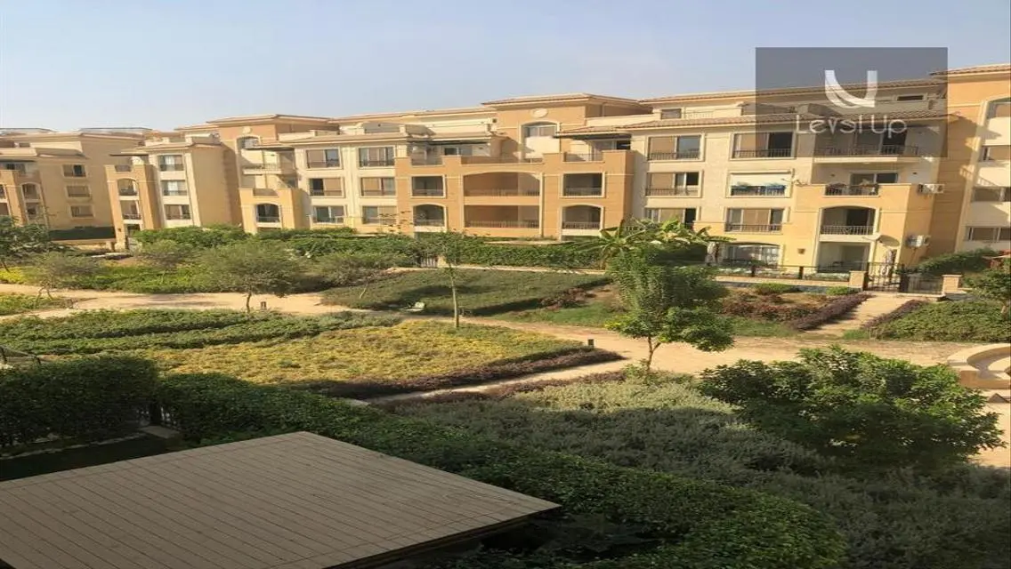 Apartment for sale with a large area in Stone Resi