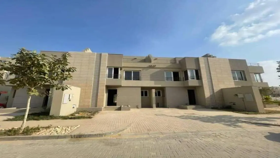 للبيع - تاون هاوس في ذا كراون من بالم هيلز