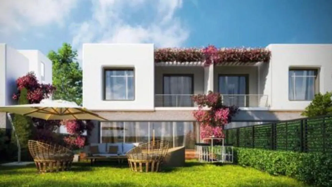 For sale, a townhouse with ACs in Seazen