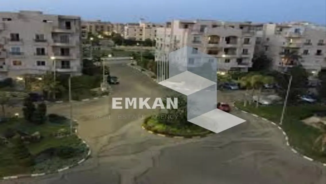 شقة للايجار بيفرلي هيلز ارضي بحديقه-سوديك ويست