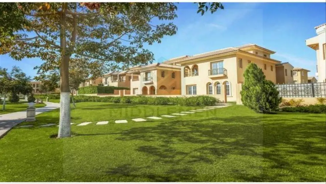 twin house prime location  , hyde park