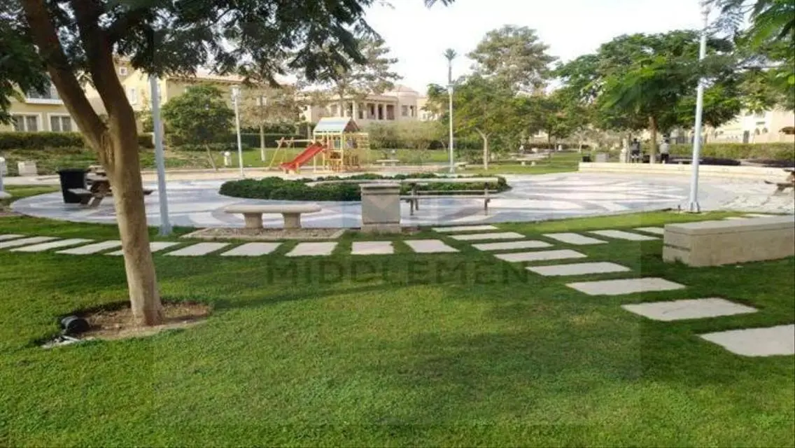 twin house prime location  , hyde park