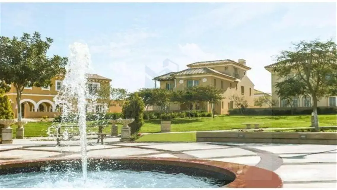 twin house prime location  , hyde park