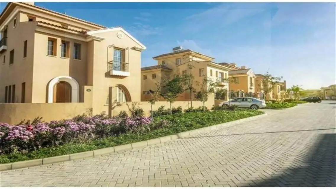 twin house prime location  , hyde park