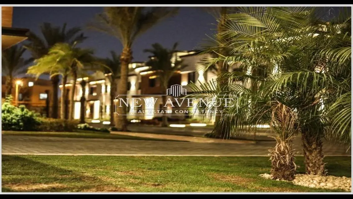Ready to move 5 beds Town house Middle in Azzar 2