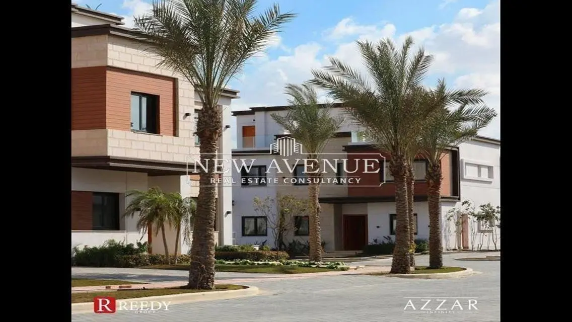 Ready to move 5 beds Town house Middle in Azzar 2