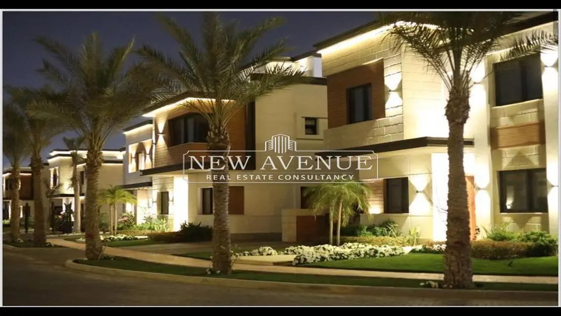 Ready to move 5 beds Town house Middle in Azzar 2