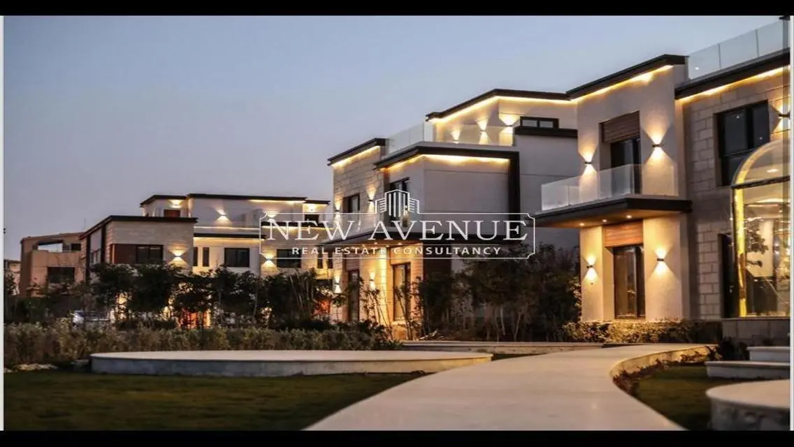Ready to move 5 beds Town house Middle in Azzar 2