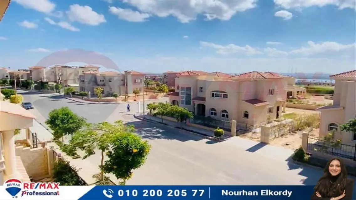 Receive immediately a townhouse villa in Alex West
