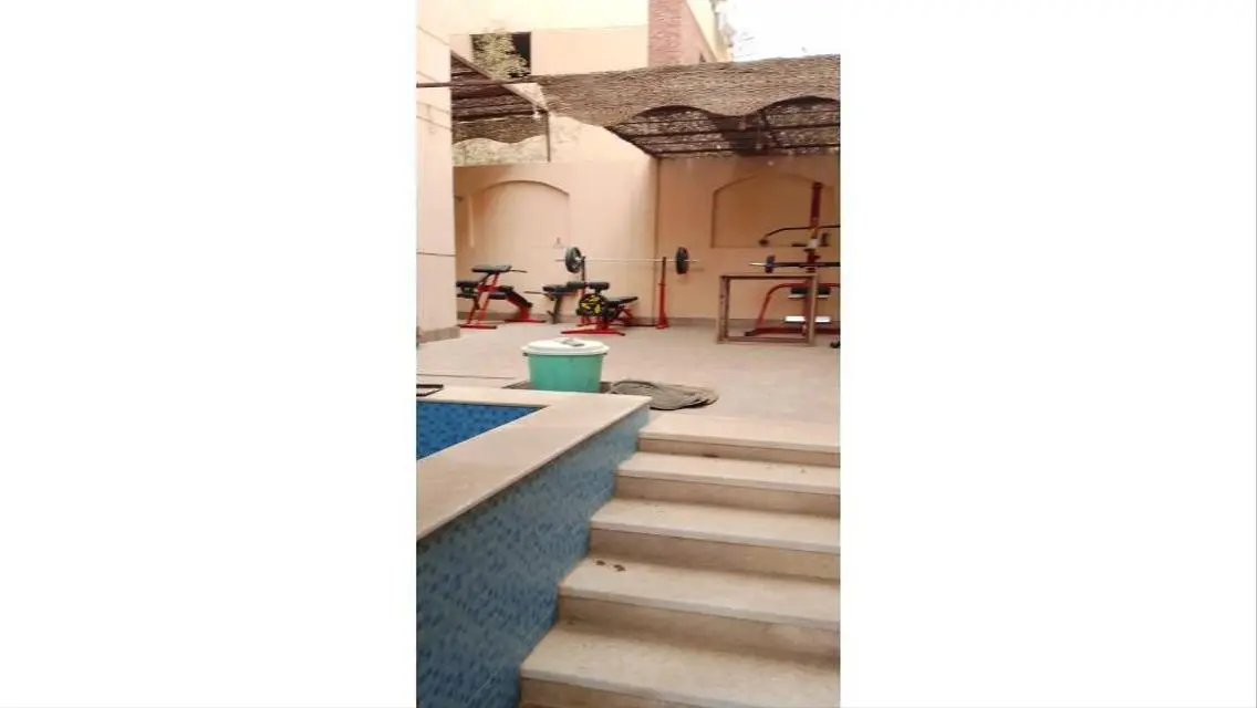 موقع مميز _ حديقه خاصه_ تشطيب سوبر لوكس